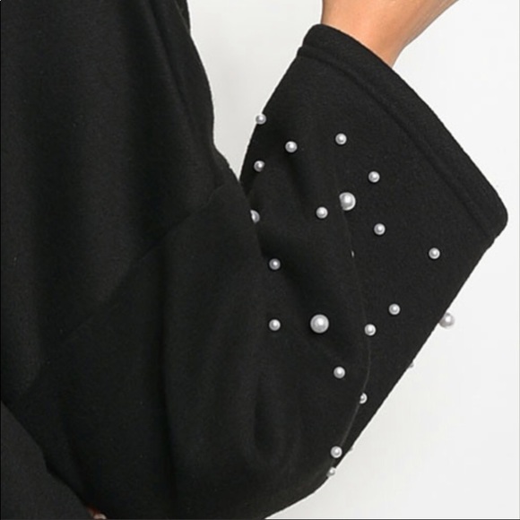 🚧SALE-Black Bell-Sleeve SweatShirt w PEARL detail - Picture 2 of 3